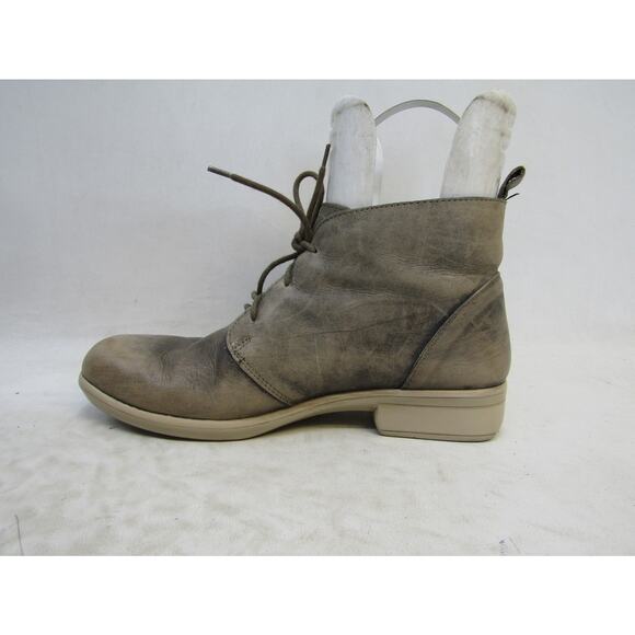 NAOT Size 39 EUR Distressed Beige Leather Lace Up Ankle Fashion Boots Bootie - Picture 2 of 11